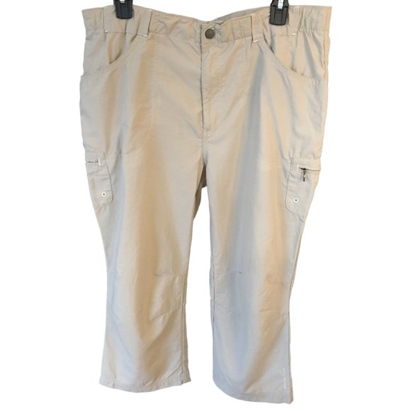 COLUMBIA Omni Shade Women's Tan Capri Cargo Cropped Pants, Size Large - Picture 1 of 5